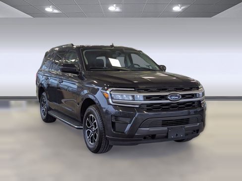 Certified 2023 Ford Expedition XLT image 7