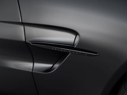 Used 2025 Aston Martin V8 Vantage Coupe image 9