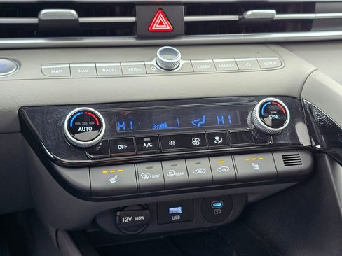 Used 2024 Hyundai Elantra SEL w/ Convenience Package image 33