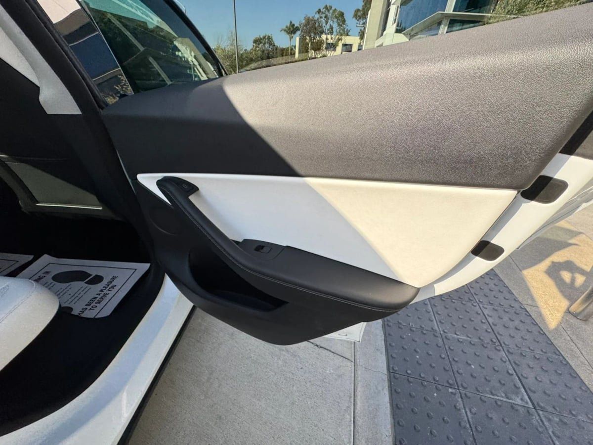 Used 2023 Tesla Model Y Performance AWD/4WD image 30