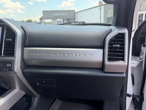 Used 2022 Ford F250 Lariat w/ Black Appearance Package AWD/4WD image 36