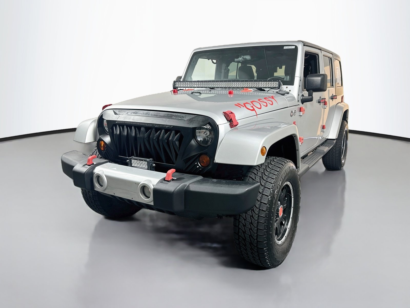 Used 2011 Jeep Wrangler Unlimited Sahara w/ Connectivity Group AWD/4WD image 3