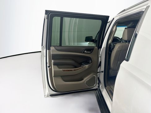 Used 2017 Chevrolet Suburban Premier AWD/4WD image 28