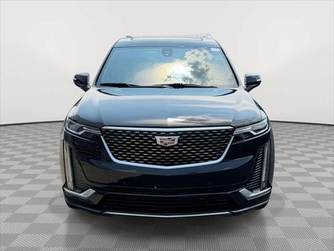 Used 2024 Cadillac XT6 Luxury AWD/4WD image 2