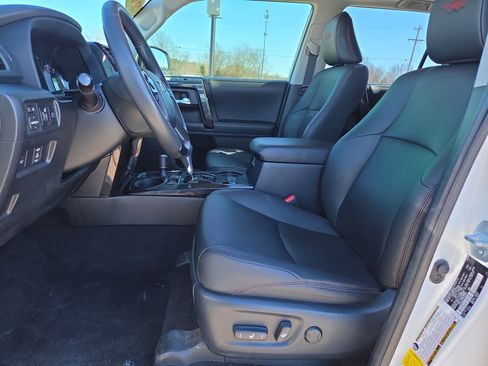 Used 2021 Toyota 4Runner TRD Off-Road Premium image 10