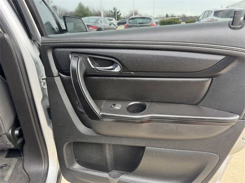 Used 2015 GMC Acadia SLE image 12