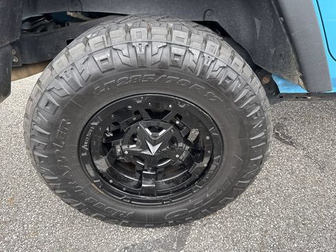 Used 2018 Jeep Wrangler Unlimited Sport S AWD/4WD image 13