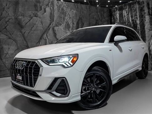 Used 2024 Audi Q3 2.0T Premium image 1