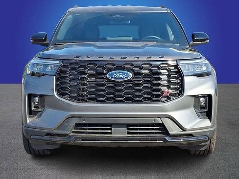 Used 2025 Ford Explorer ST AWD/4WD image 2