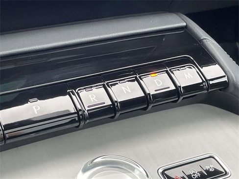 Used 2025 Lincoln Navigator Reserve w/ Jet Appearance Package image 24