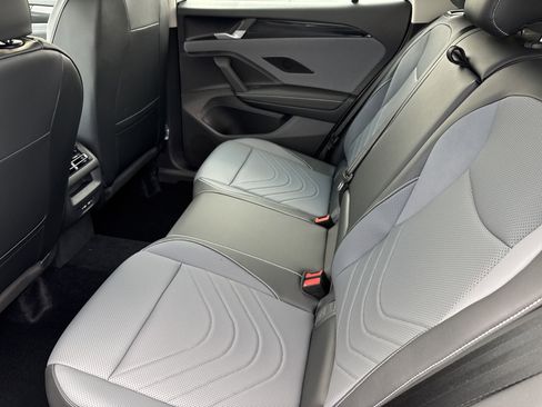 New 2025 Volkswagen Tiguan SE image 10