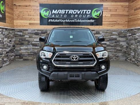 Used 2016 Toyota Tacoma SR5 w/ SR5 Appearance Package (SN) AWD/4WD image 3