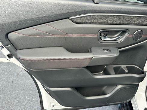 New 2026 Honda Pilot Black Edition image 7