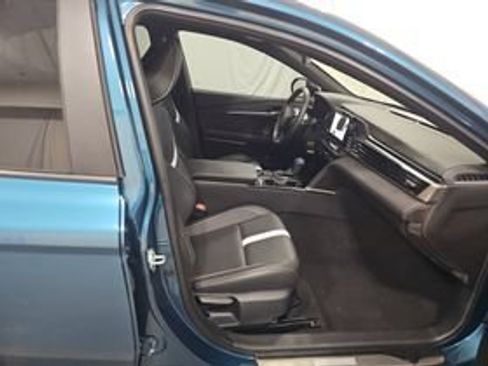 Used 2026 Toyota Camry SE w/ Convenience Package FWD image 8