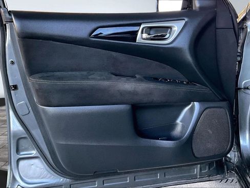 Used 2015 Nissan Pathfinder SV w/ Cargo Package image 17