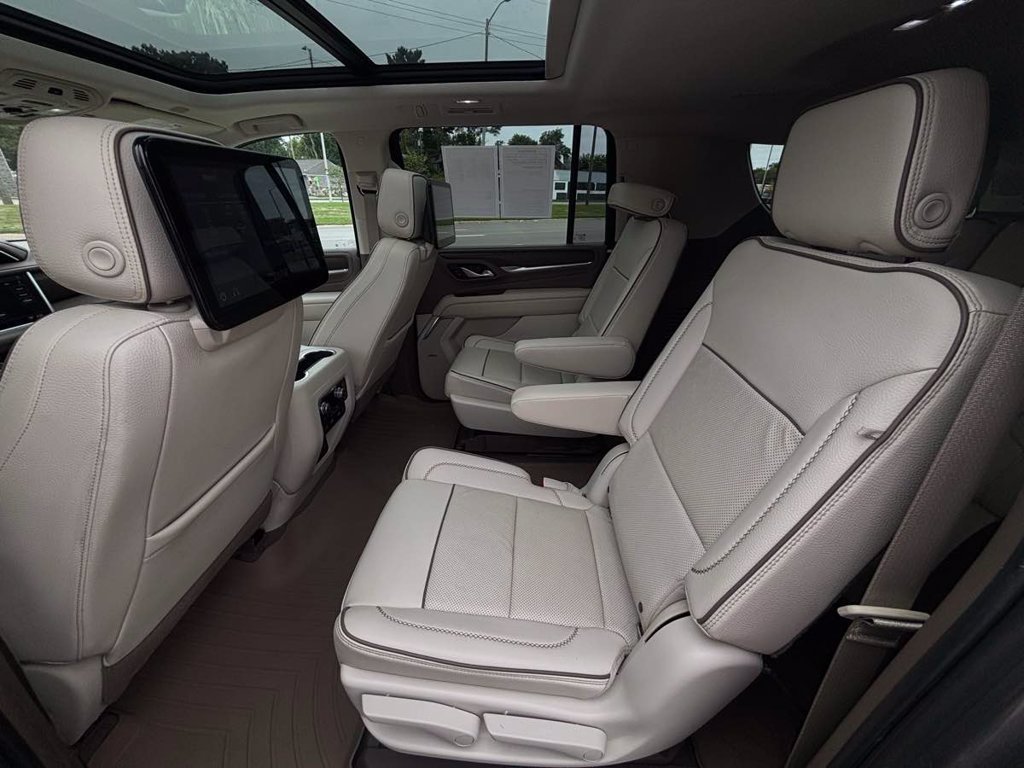 Used 2021 GMC Yukon XL Denali w/ Denali Ultimate Package AWD/4WD image 37