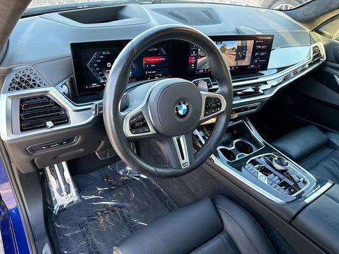Used 2025 BMW X7 M60i image 28