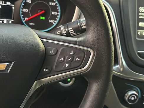 Used 2018 Chevrolet Equinox LS FWD image 25
