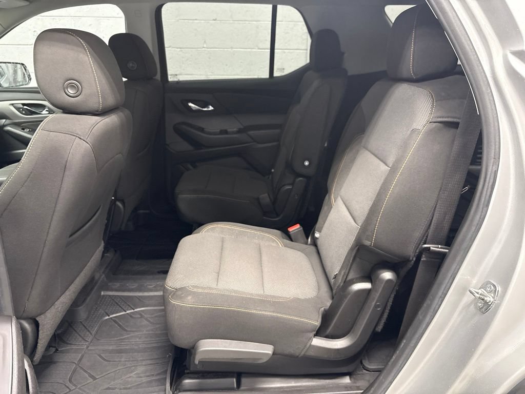 Used 2020 Chevrolet Traverse LT FWD image 19