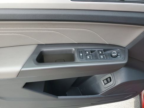 Used 2022 Volkswagen Atlas Cross Sport SE image 16