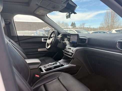 Used 2021 Ford Explorer XLT w/ Equipment Group 202A image 25