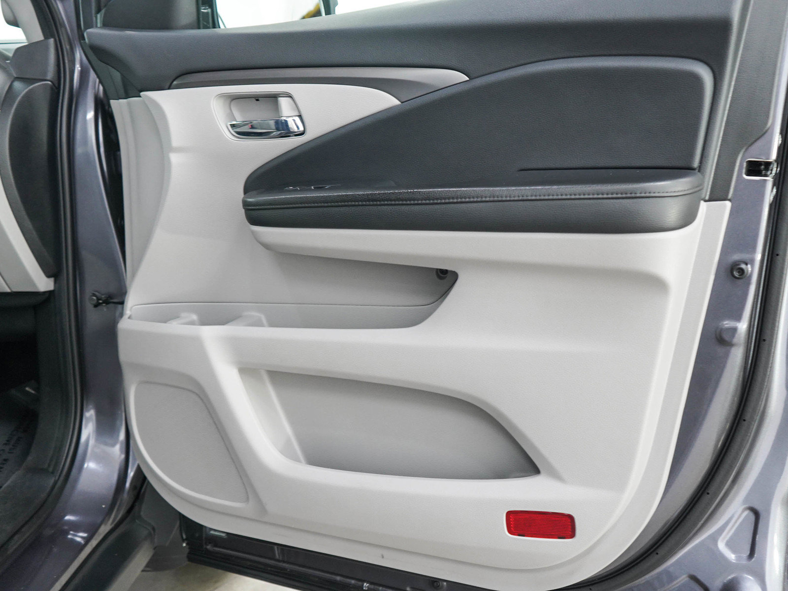 Used 2021 Honda Pilot Black Edition image 9
