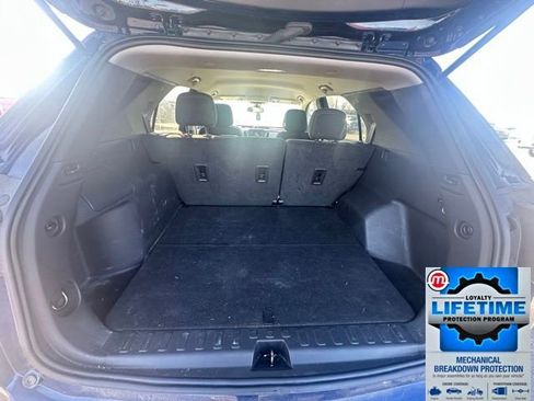 Used 2024 Chevrolet Equinox LS w/ Midnight Edition image 4