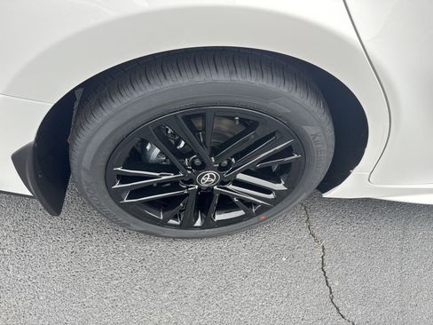 New 2025 Toyota Camry SE image 12