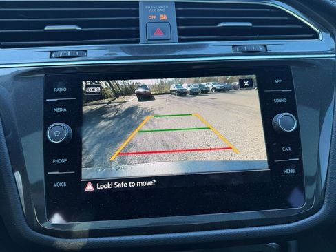 Used 2022 Volkswagen Tiguan SE image 26