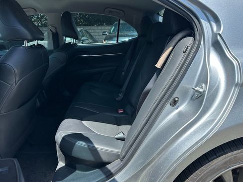 Used 2021 Toyota Camry XLE FWD image 7