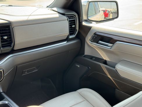 Used 2023 GMC Sierra 1500 SLT w/ SLT Premium Package image 18