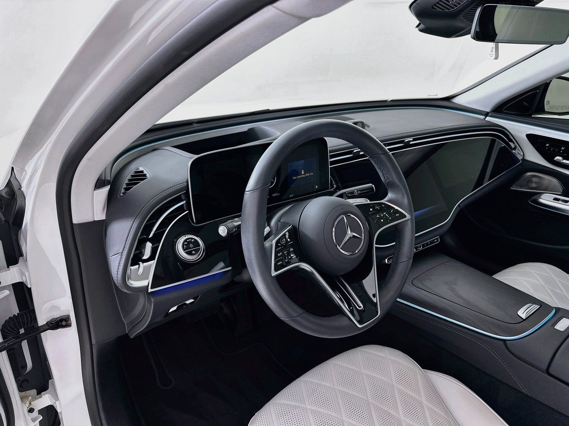 Used 2025 Mercedes-Benz E 450 4MATIC Sedan image 10