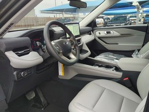 New 2026 Ford Explorer Active w/ Active Comfort Package image 8