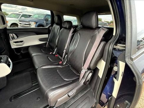 Used 2024 Kia Carnival LX FWD image 20