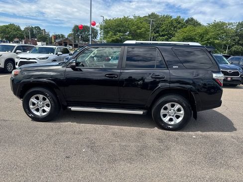 Used 2017 Toyota 4Runner SR5 Premium AWD/4WD image 4