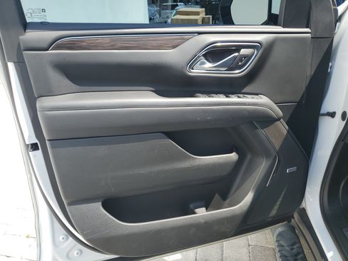 Used 2021 Chevrolet Tahoe Z71 w/ Rear Media and Nav Package AWD/4WD image 8
