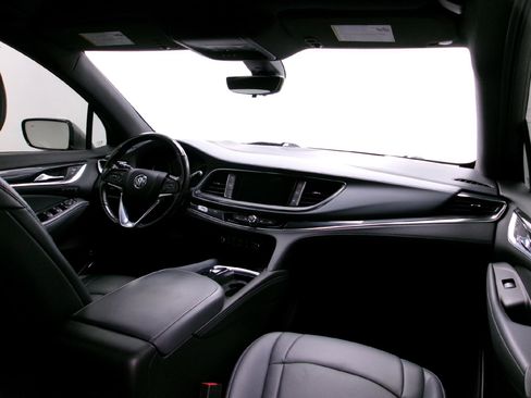 Certified 2024 Buick Enclave Premium image 3