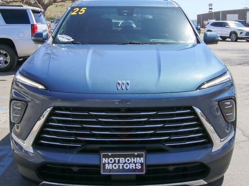 Used 2025 Buick Enclave Preferred AWD/4WD image 4