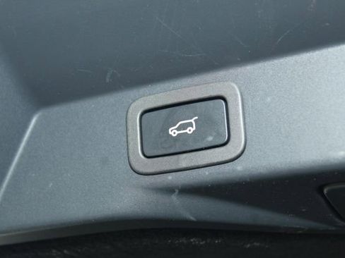 Used 2022 Land Rover Range Rover Sport HSE Silver Edition image 13