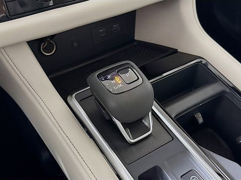 New 2025 Nissan Pathfinder SL w/ SL Premium Package image 19