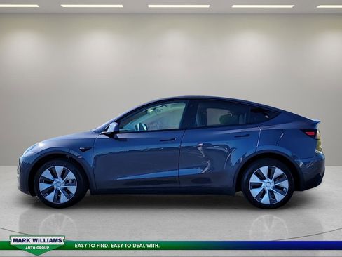 Used 2022 Tesla Model Y Long Range AWD/4WD image 7