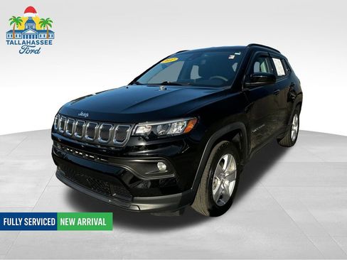 Used 2022 Jeep Compass Latitude image 1