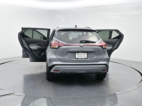 Used 2024 Nissan Kicks SR w/ SR Premium Package FWD image 27