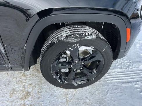 New 2025 Jeep Grand Cherokee L Altitude image 33