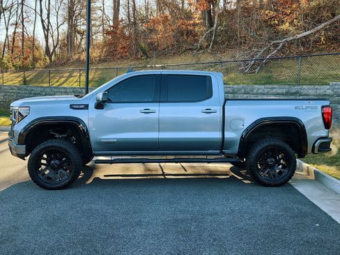 Used 2023 GMC Sierra 1500 Elevation w/ Preferred Package image 6