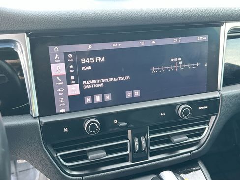 Used 2024 Porsche Macan image 15