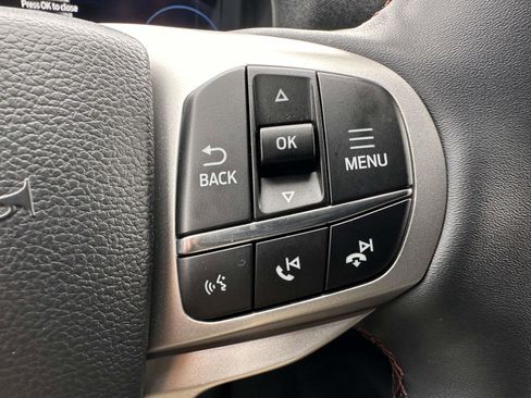 Used 2025 Ford Explorer Active image 19