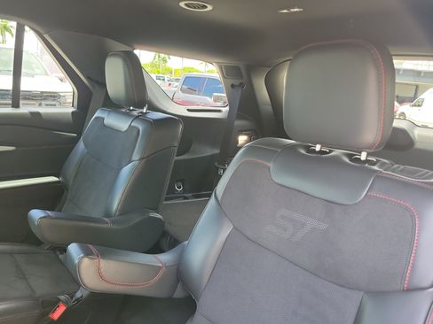 Certified 2025 Ford Explorer ST RWD image 14