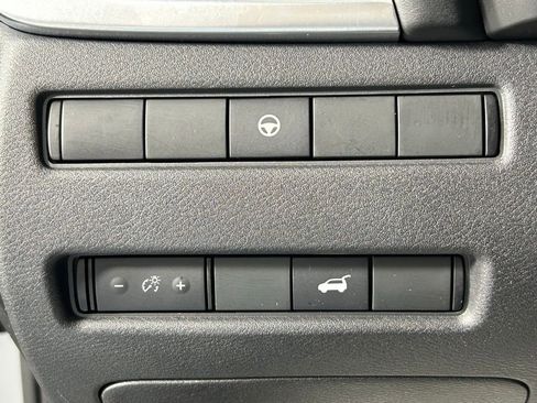 Used 2022 Nissan Rogue SV w/ SV Premium Package image 28