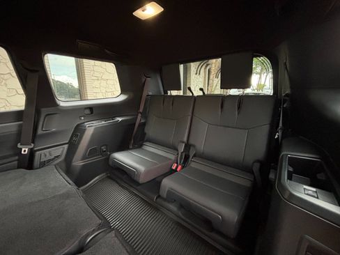 Used 2024 Lexus GX 550 w/ Accessory Package (Z1) AWD/4WD image 41